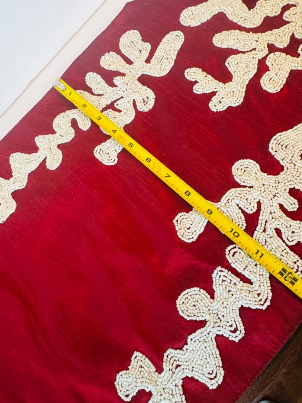 Saro Lifestyle Irena Collection Elegant Red Off-White Table Runner Beaded Embroi - Picture 15 of 16